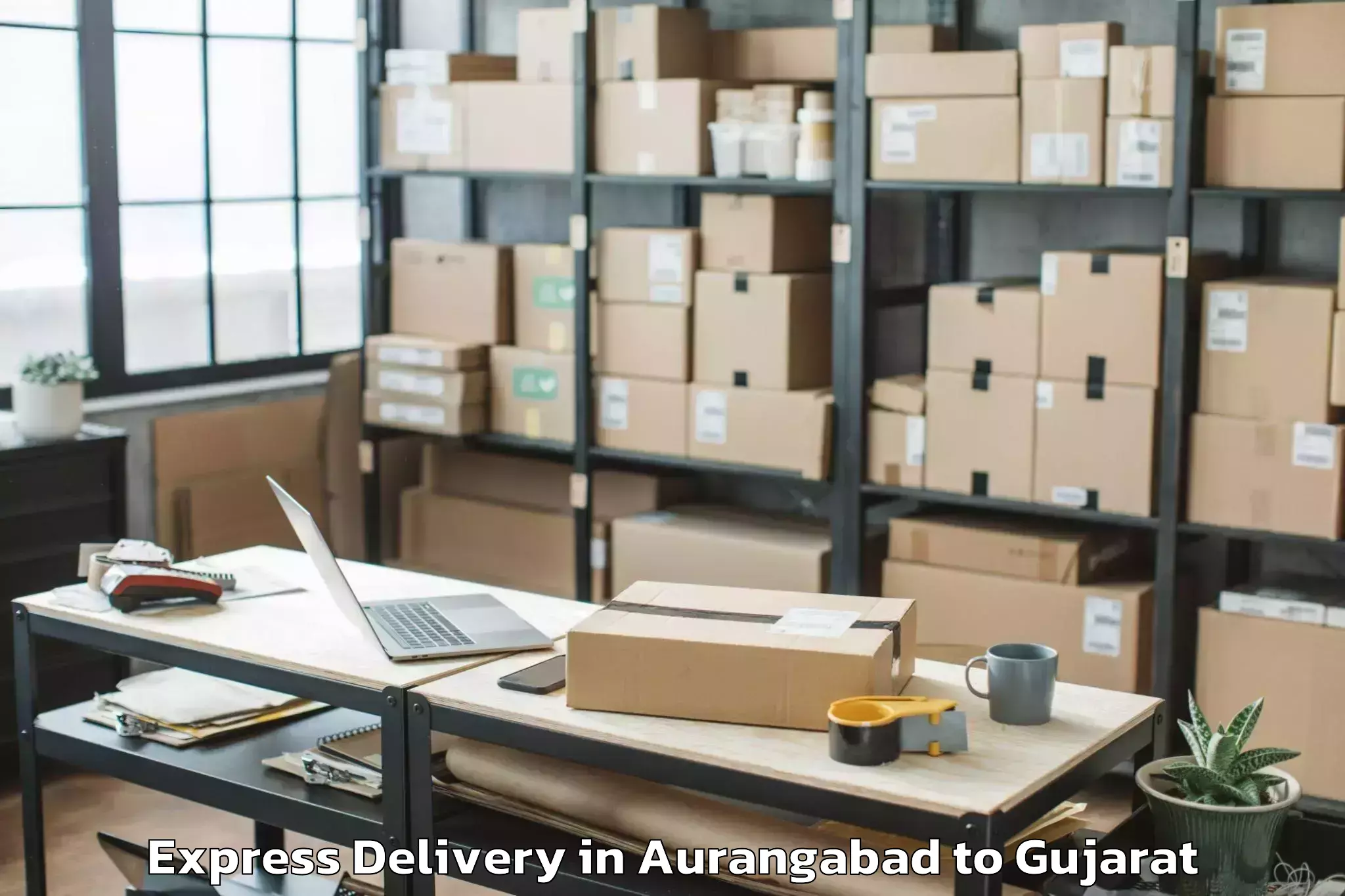 Professional Aurangabad to Jetpur Express Delivery